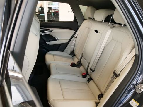 New 2025 Audi Q5 Premium Plus image 11