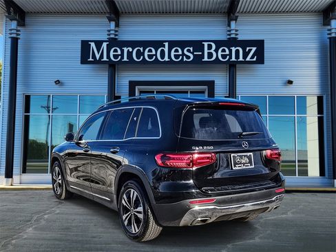 New 2026 Mercedes-Benz GLB 250 4MATIC image 4
