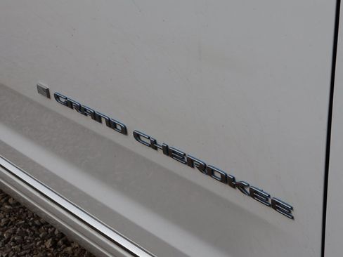 Used 2022 Jeep Grand Cherokee Summit image 4