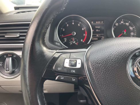 Used 2016 Volkswagen Passat 1.8T SE FWD image 25