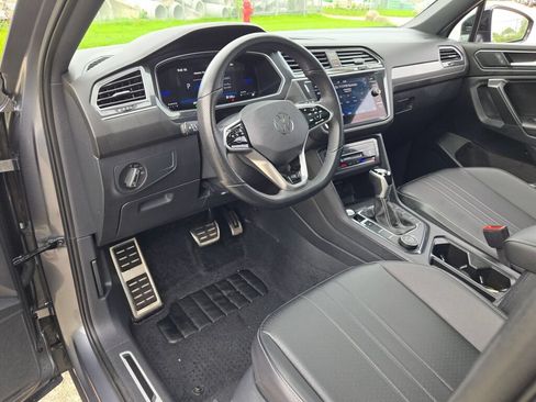 Used 2024 Volkswagen Tiguan SE R-Line AWD/4WD image 21