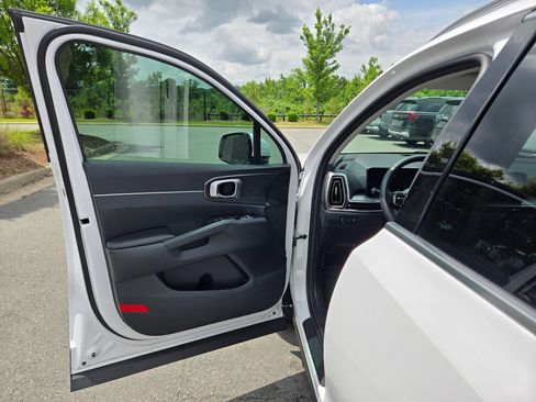 Used 2025 Kia Sorento EX w/ Panoramic Sunroof Package FWD image 20