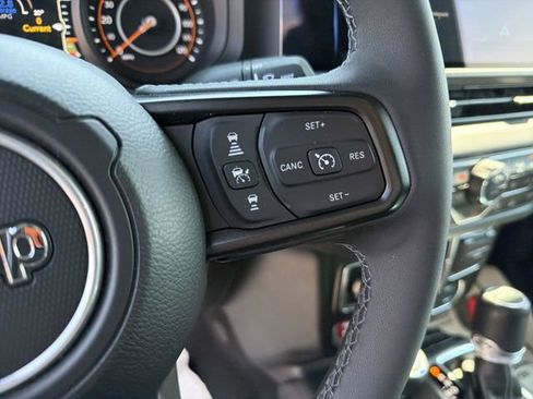 Used 2025 Jeep Gladiator Rubicon image 21