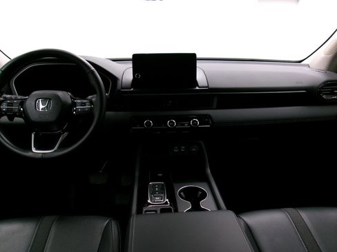 Used 2025 Honda Pilot EX-L image 10