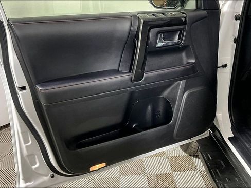 Used 2024 Toyota 4Runner TRD Off-Road Premium image 18