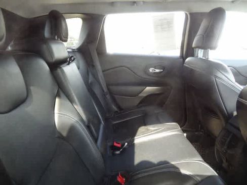 Used 2020 Jeep Cherokee Latitude Plus w/ Comfort/Convenience Group image 14