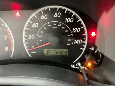 Used 2012 Toyota Corolla LE FWD image 12