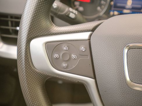 Used 2024 GMC Terrain SLE image 35