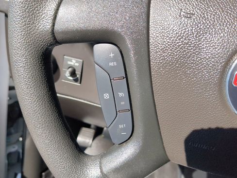 Used 2024 GMC Savana 2500 w/ Driver Convenience Package image 52