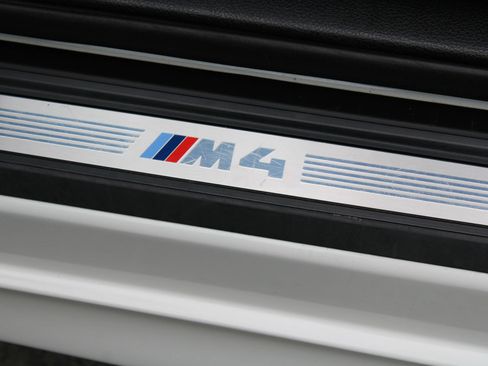 Used 2018 BMW M4 Coupe RWD image 35