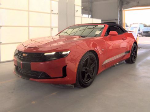 Used 2020 Chevrolet Camaro LT RWD image 2
