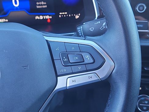 Certified 2023 Volkswagen Jetta SE w/ Panoramic Sunroof Package image 17