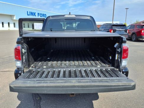 Used 2021 Toyota Tacoma TRD Off-Road w/ TRD Premium Off Road Package image 15