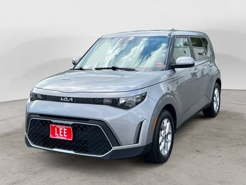 Used 2024 Kia Soul LX w/ Option Group 015 FWD image 1