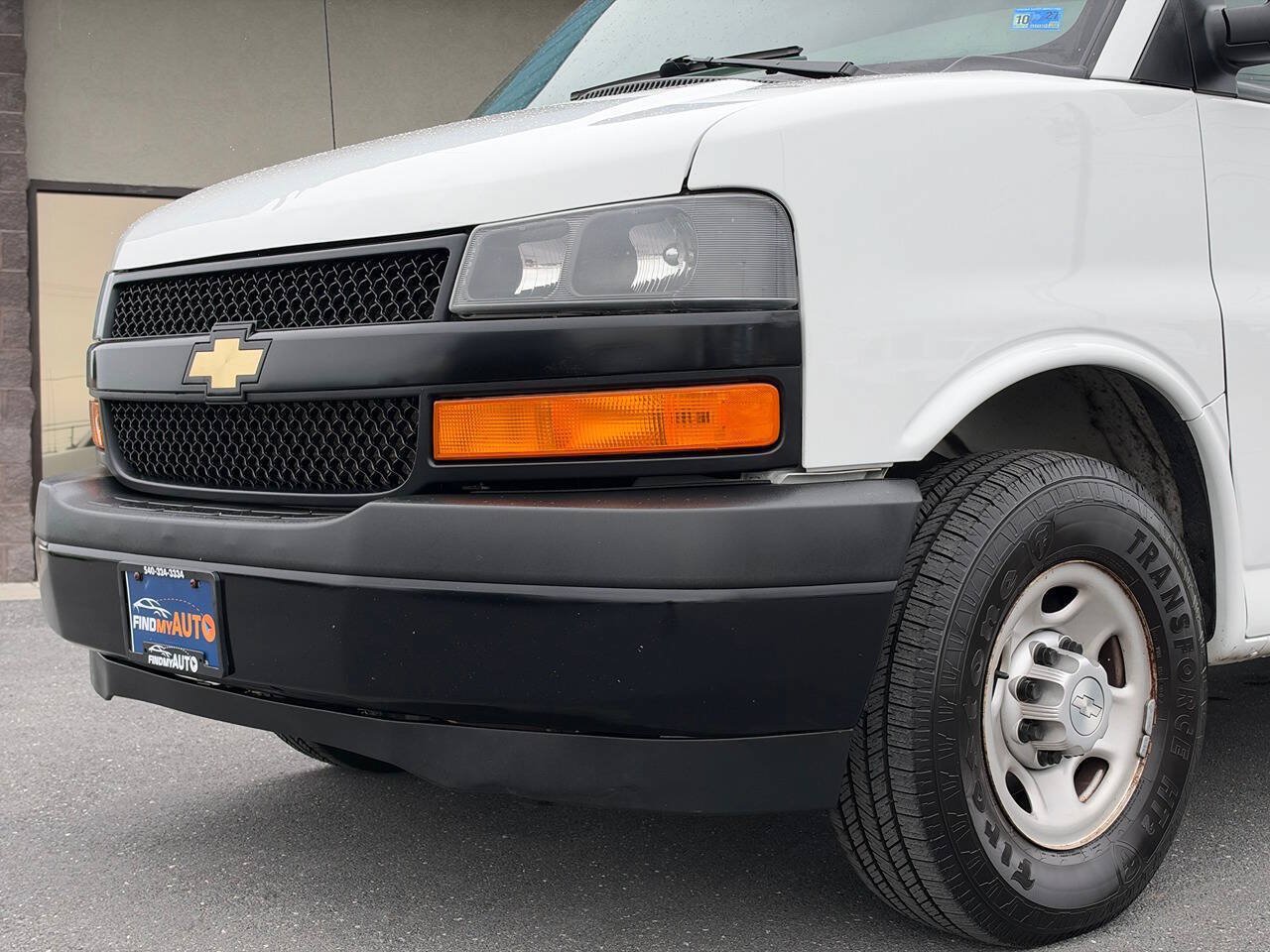 Used 2020 Chevrolet Express 2500 w/ Driver Convenience Package RWD image 43