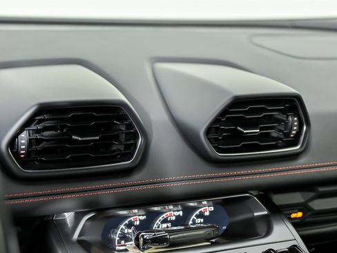 Used 2015 Lamborghini Huracan LP 610-4 image 31