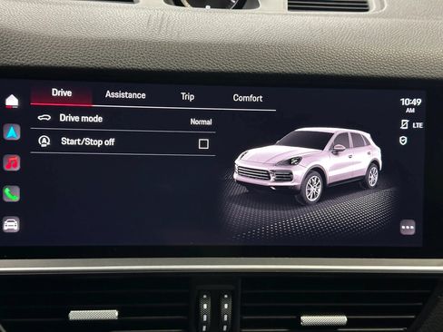 Used 2022 Porsche Cayenne w/ Premium Package AWD/4WD image 40