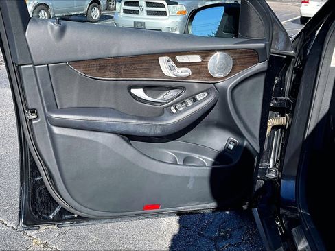 Used 2016 Mercedes-Benz GLC 300 image 21