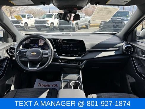 Used 2025 Chevrolet Equinox LT AWD/4WD image 12