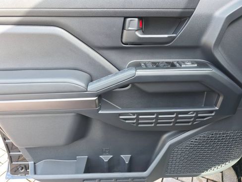 New 2026 Toyota 4Runner SR5 AWD/4WD image 28