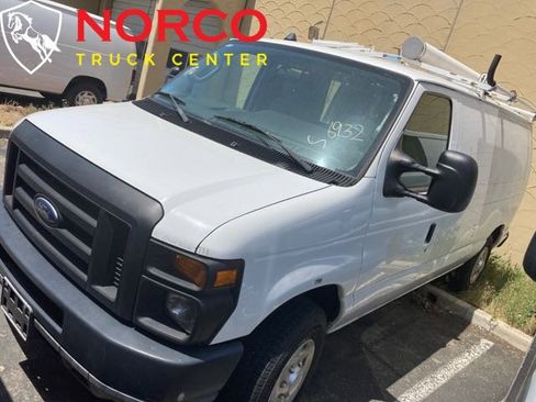 Used 2011 Ford E-250 and Econoline 250 image 2