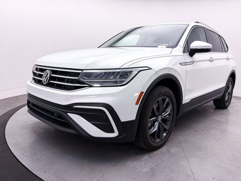 Used 2022 Volkswagen Tiguan SE image 10