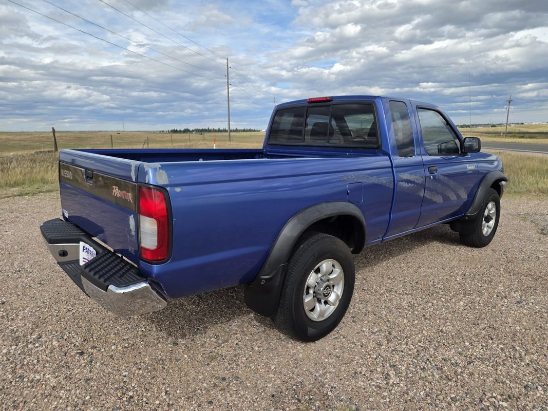Used 1998 Nissan Frontier XE AWD/4WD image 5