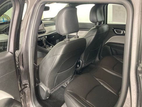 Used 2024 Jeep Compass Limited image 14