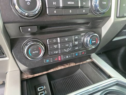 Used 2018 Ford F250 Lariat image 32