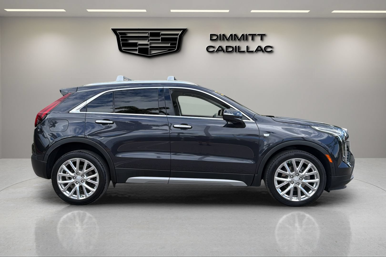 Certified 2023 Cadillac XT4 Premium Luxury w/ Technology Package FWD image 6