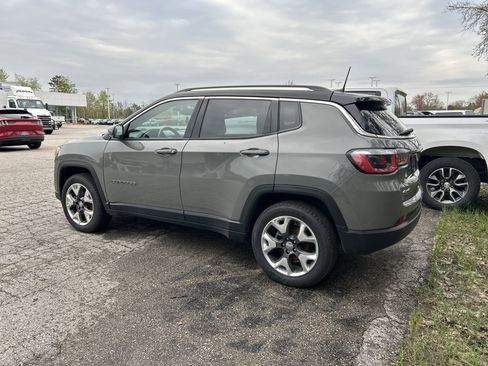 Used 2019 Jeep Compass Limited AWD/4WD image 5