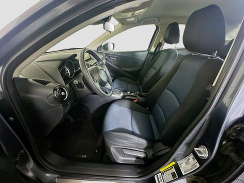 Used 2017 Toyota Yaris iA FWD image 13