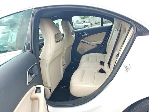 Used 2014 Mercedes-Benz CLA 250 image 16