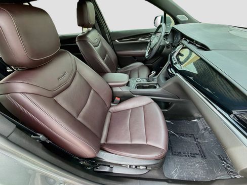 Certified 2024 Cadillac XT6 Premium Luxury w/ Technology Package FWD image 31