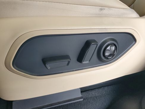 Used 2024 Jeep Grand Cherokee Limited 4xe AWD/4WD image 19