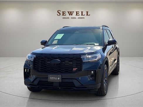 Used 2025 Ford Explorer ST RWD image 1