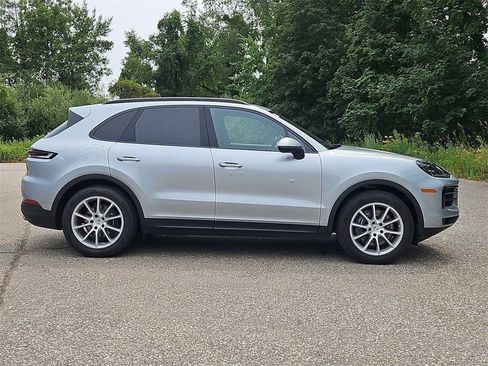 Certified 2025 Porsche Cayenne image 8