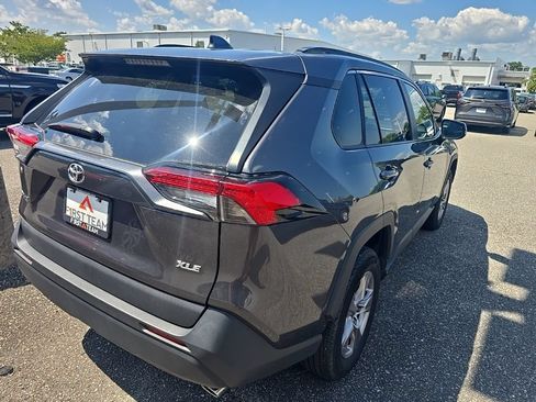Used 2024 Toyota RAV4 XLE FWD image 5