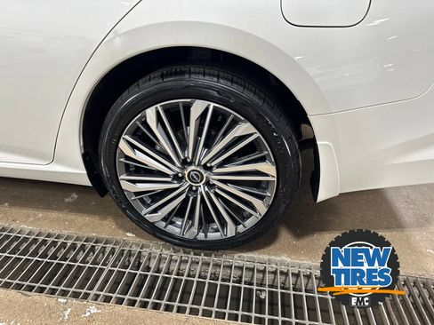 Used 2025 Nissan Altima 2.5 SL AWD/4WD image 9