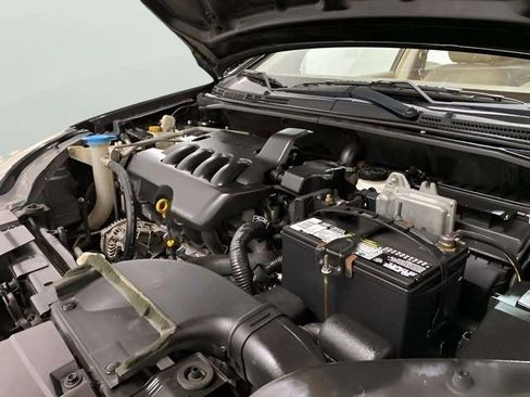 Used 2010 Nissan Sentra 2.0 SL w/ Leather Pkg FWD image 15