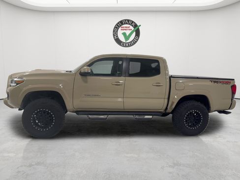 Used 2018 Toyota Tacoma TRD Sport w/ Technology Package AWD/4WD image 2