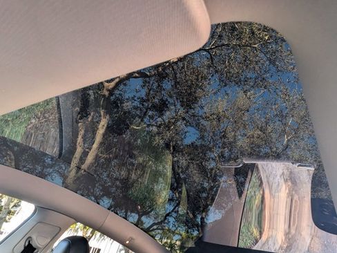 Used 2021 Tesla Model Y Long Range image 16