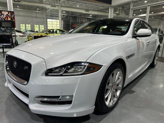 Used 2016 Jaguar XJ R-Sport RWD image 20