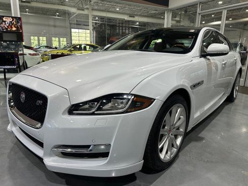 Used 2016 Jaguar XJ R-Sport RWD image 20