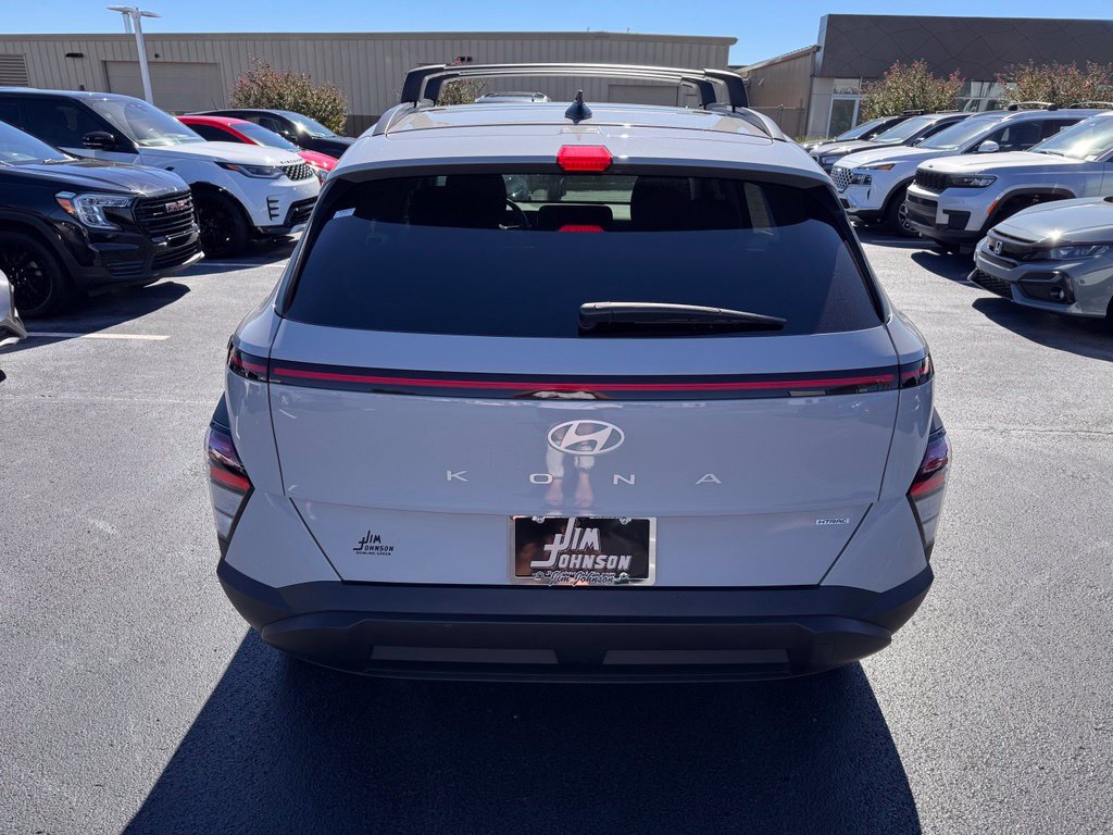 Used 2025 Hyundai Kona SEL AWD/4WD image 4
