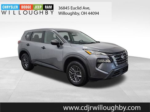 Used 2024 Nissan Rogue S FWD image 3