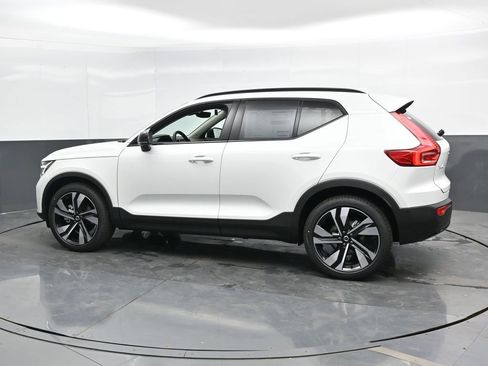 New 2025 Volvo XC40 B5 Plus w/ Protection Package Premier image 7