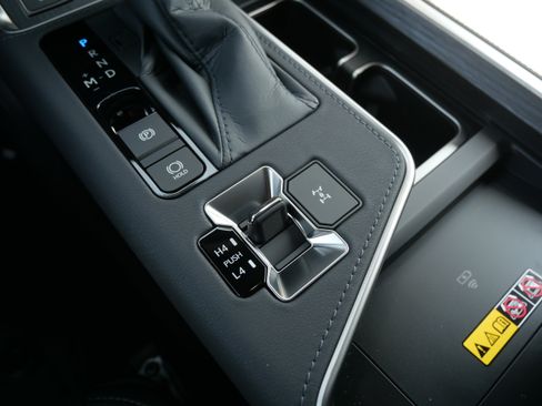 Used 2026 Lexus GX 550 w/ Accessory Package (2T) image 30