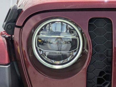 Used 2021 Jeep Gladiator Sport AWD/4WD image 9