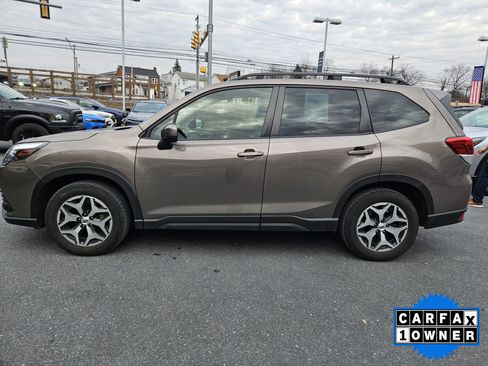 Certified 2023 Subaru Forester Premium image 5